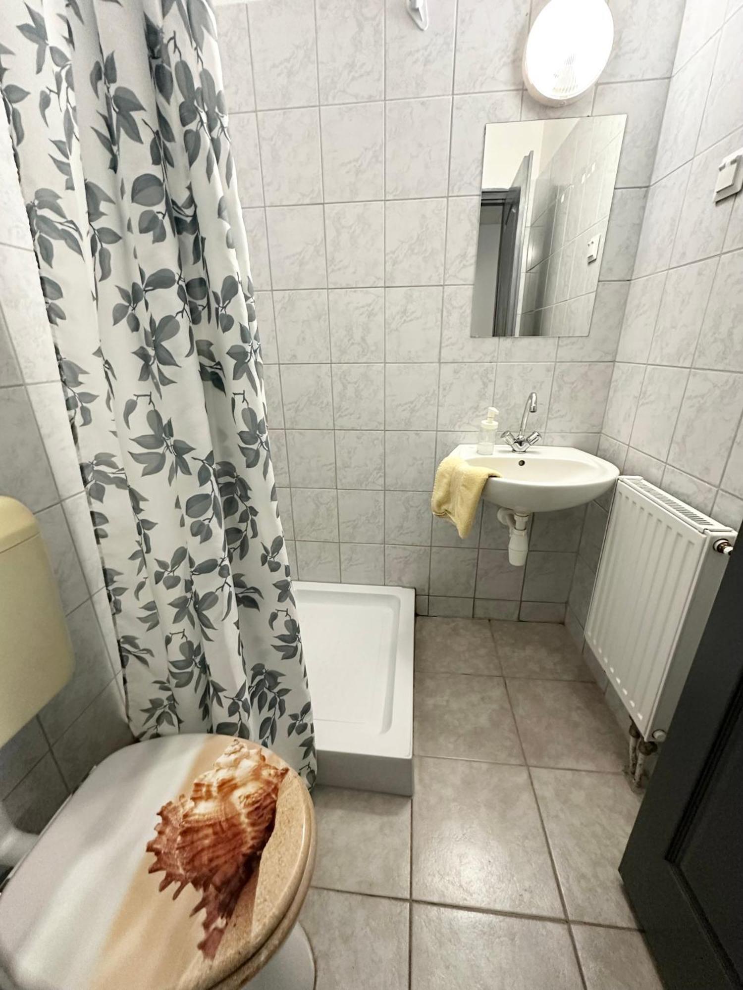 Lanchid Szallo Kecskemét Buitenkant foto